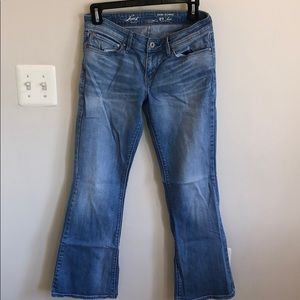 Levi’s Demi curve bootcut jeans